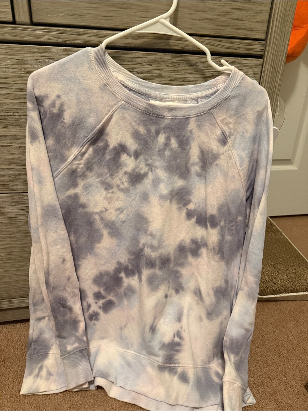 Maurices Pastel Tie-Dye Crewneck Sweatshirt in Lavender and Light Gray
